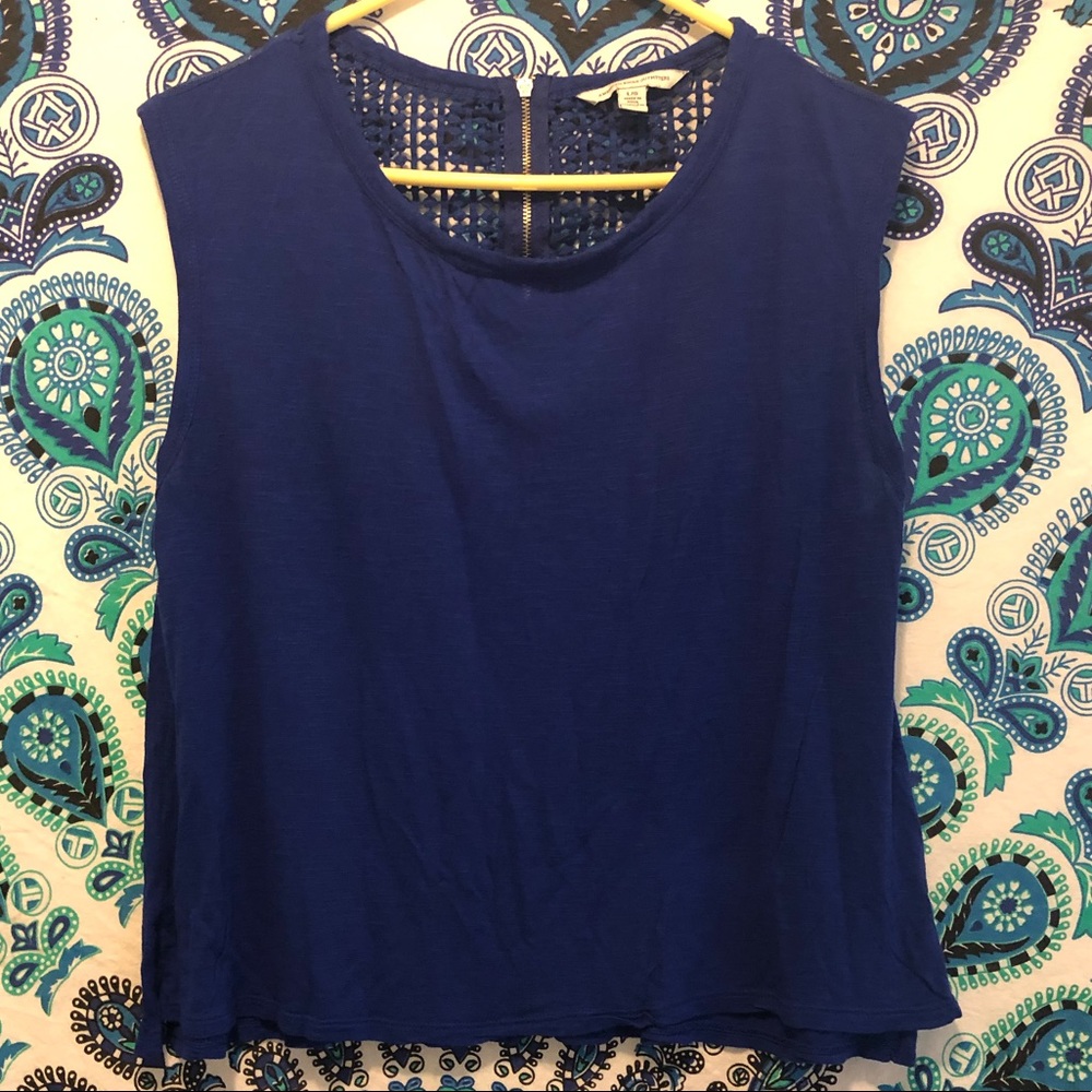 American Eagle shirt.